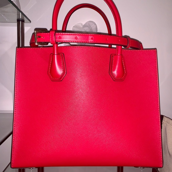 Michael Kors Bright Red Mercer Saffiano - Picture 3 of 3
